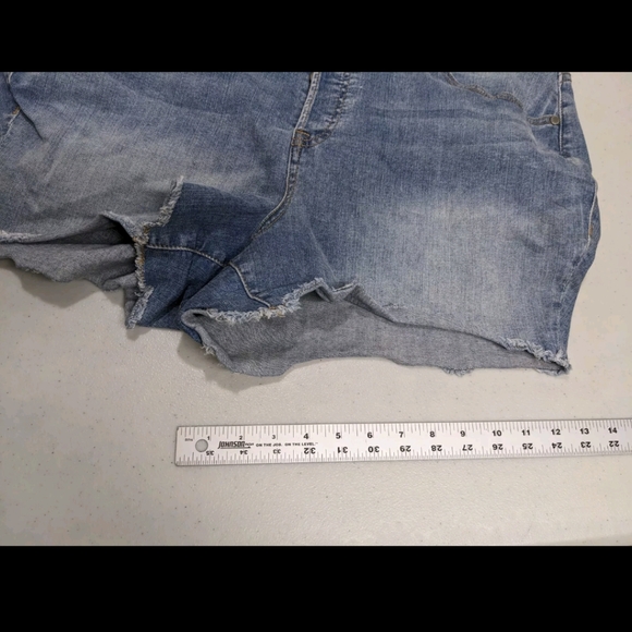 Torrid High Rise Skinny Short Vintage Stretch 20 Light Wash Denim Blue Jean - Picture 7 of 13